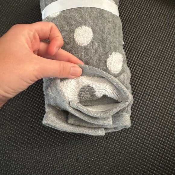 2 Alfred Sung Gray White Polka Dot Tip Towels Fingertip Eco Melange Reversible - Picture 2 of 2